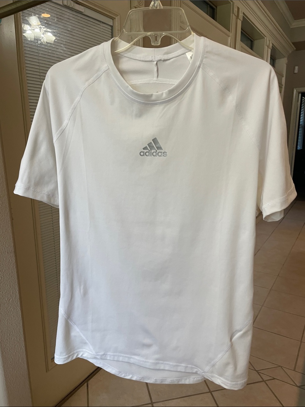 adidas White Performance Short Sleeve Tee with Center Logo
Size L - Picture 4 of 12